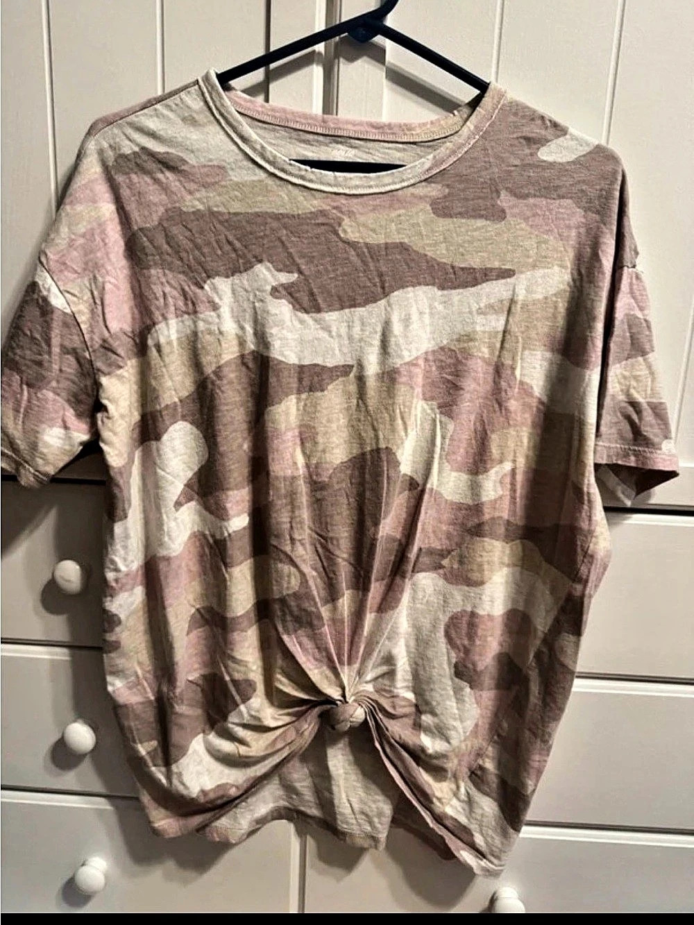 aerie Camo Knotted Short Sleeve Top in Pink & Beige Size Small Like New